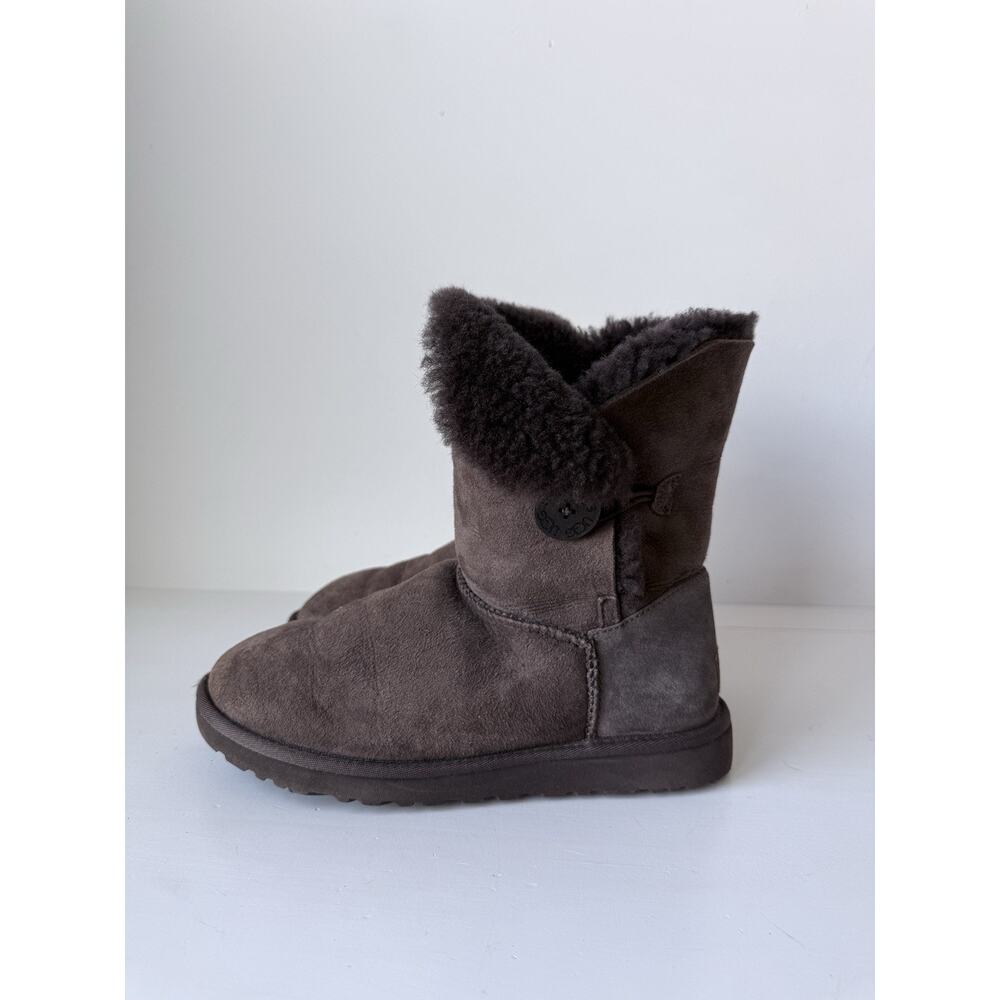 Ugg Australia Bailey Button II Ankle Sheepskin Boots Brown Women’s Size 8 - Picture 2 of 14